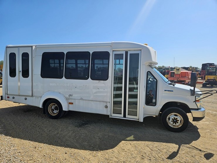 2012-ford-e350-image-6