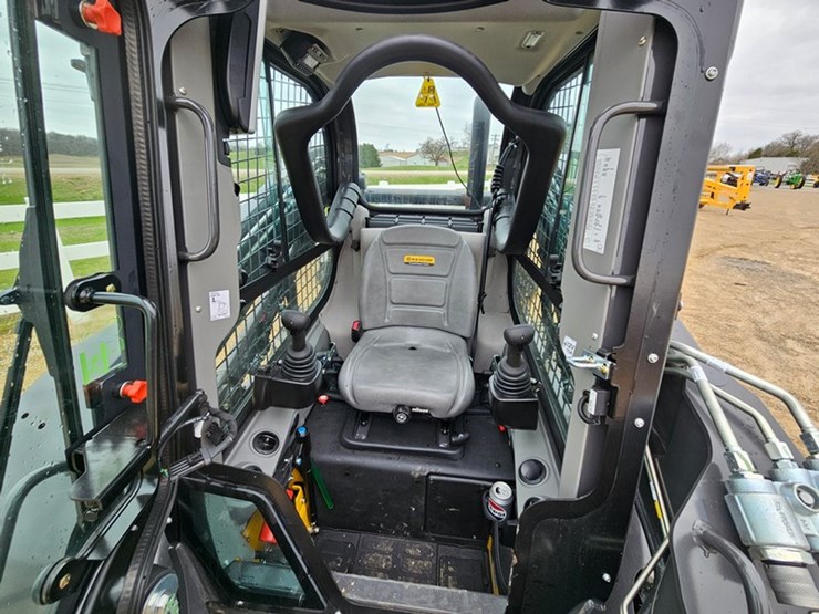 new-holland-l328-image-17