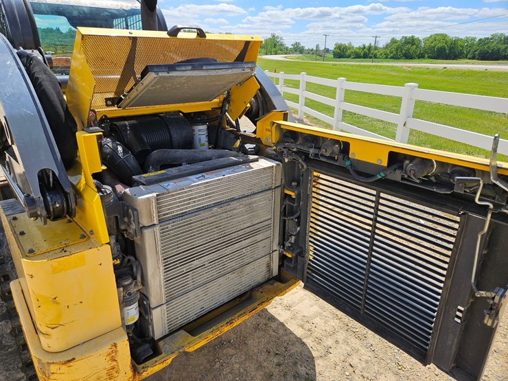 new-holland-c238-image-13