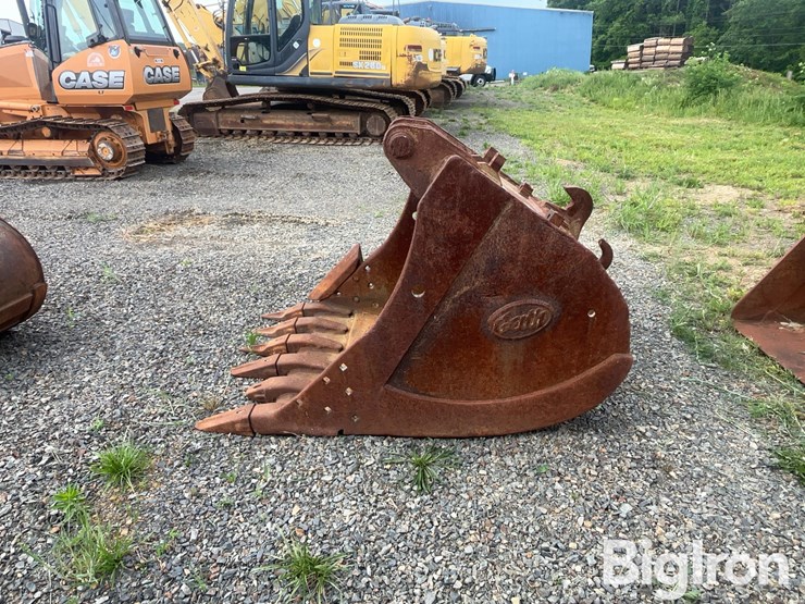 2004-geith-volvo-s2-48”-excavator-bucket-image-8