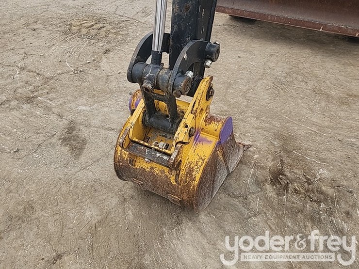 2022-deere-26g-image-17