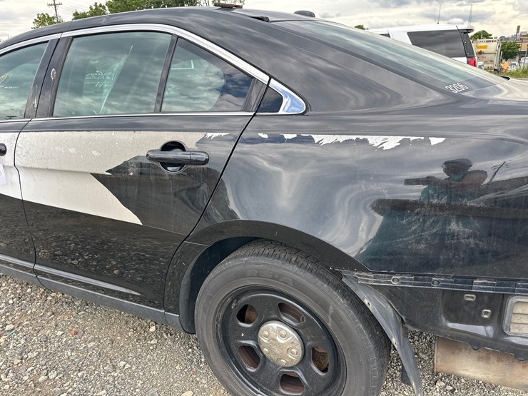 #33-•-2015-ford-interceptor-image-17