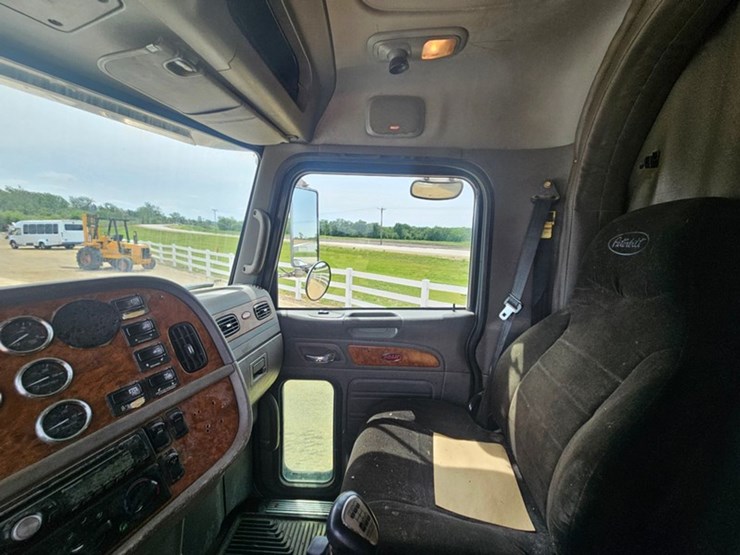 2006-peterbilt-379-image-51
