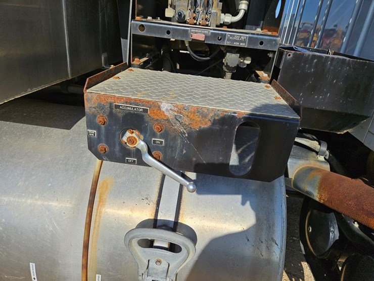 2001-vactor-2100-image-23