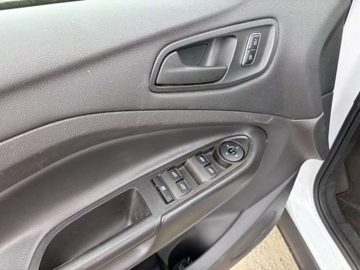 2015-ford-escape-image-25
