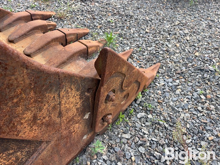 2004-geith-volvo-s2-48”-excavator-bucket-image-12
