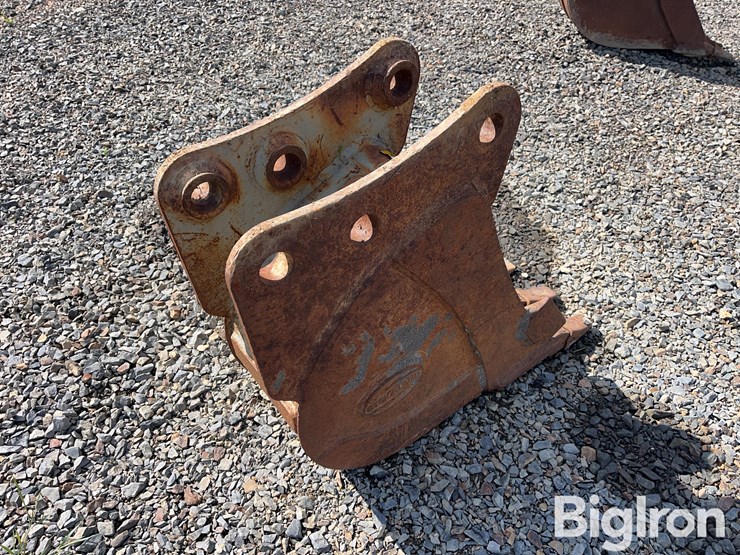strickland-12"-backhoe-bucket-image-11
