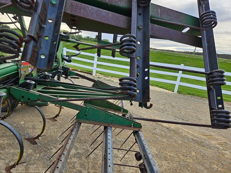 john-deere-28-image-32