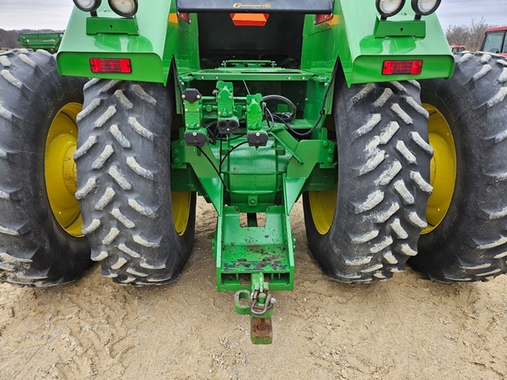 john-deere-8570-image-28