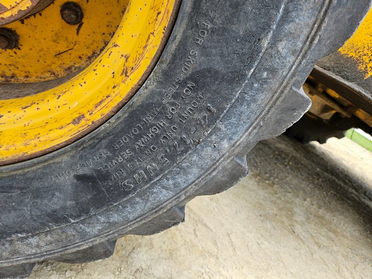 deere-410d-image-36