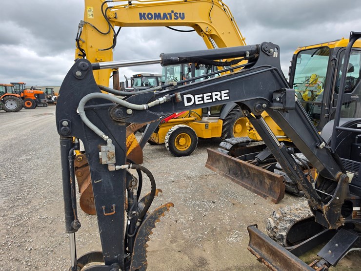 2018-deere-26g-image-3