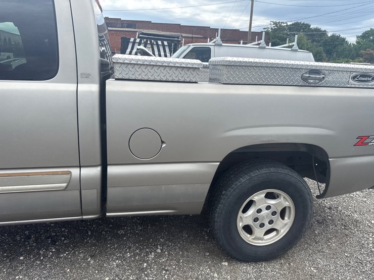 2003-chevrolet-1500-image-13