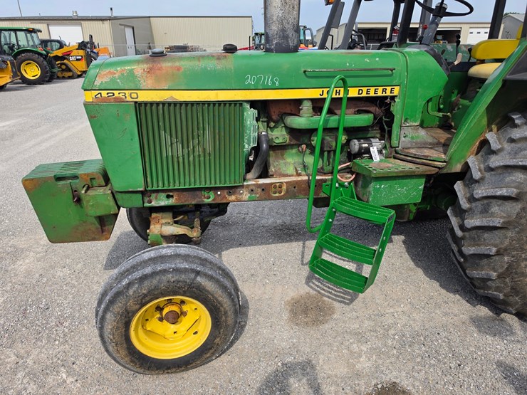 1975-john-deere-4230-image-3