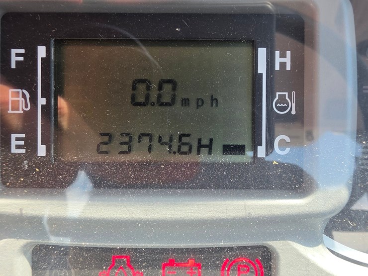 2014-massey-ferguson-4610-image-16