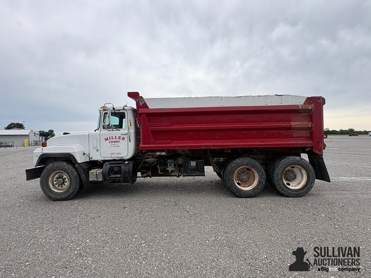 2000-mack-rd600-image-8