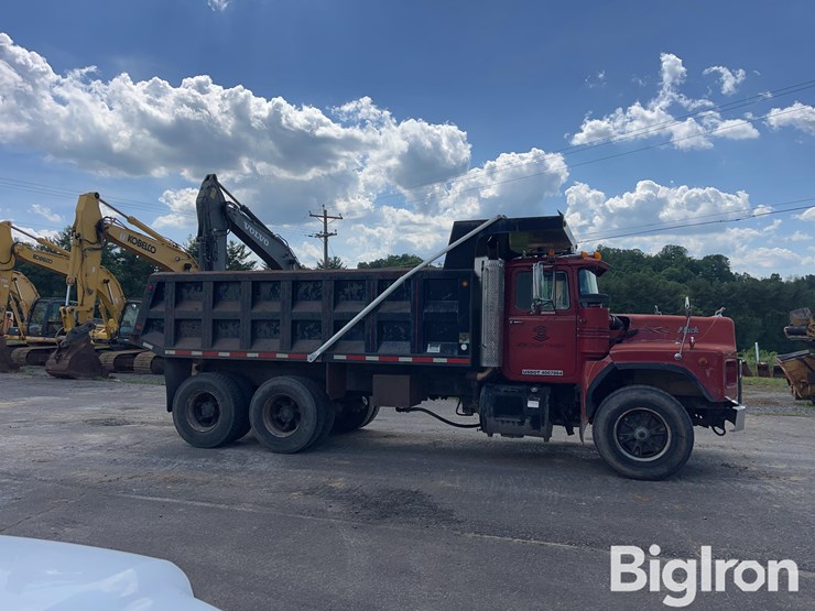 1992-mack-rb690s-image-4