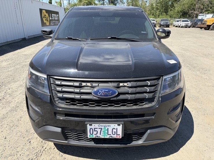2018-ford-explorer-image-8