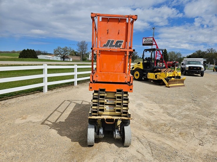 2015-jlg-2632es-image-8