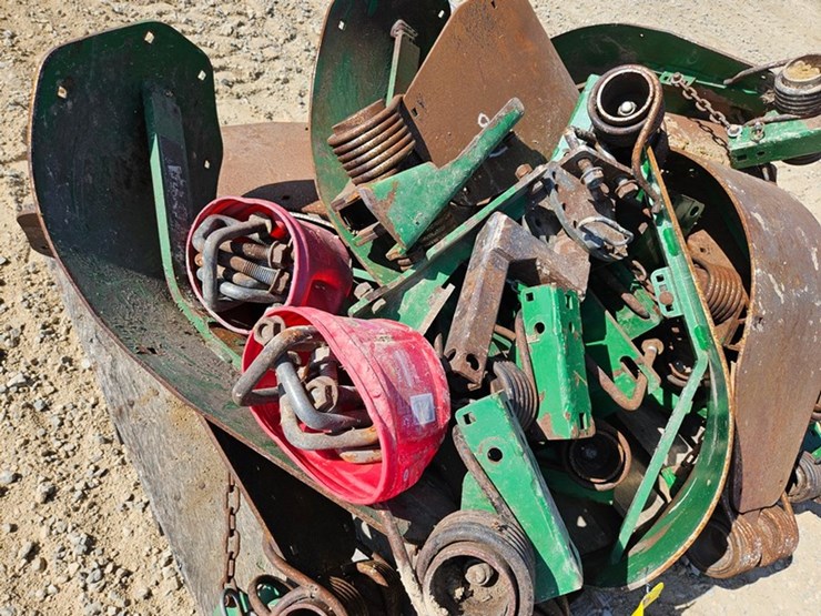 john-deere-12-image-13