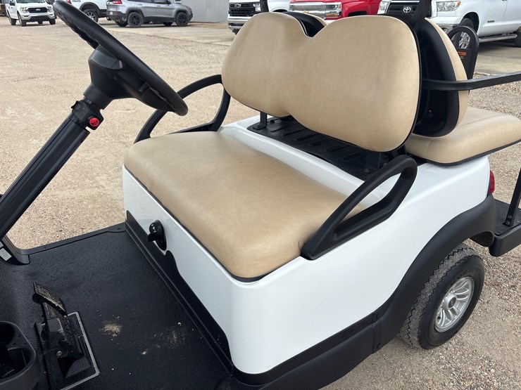 #74-•-2017-precedent-club-car-|-no-title-image-5