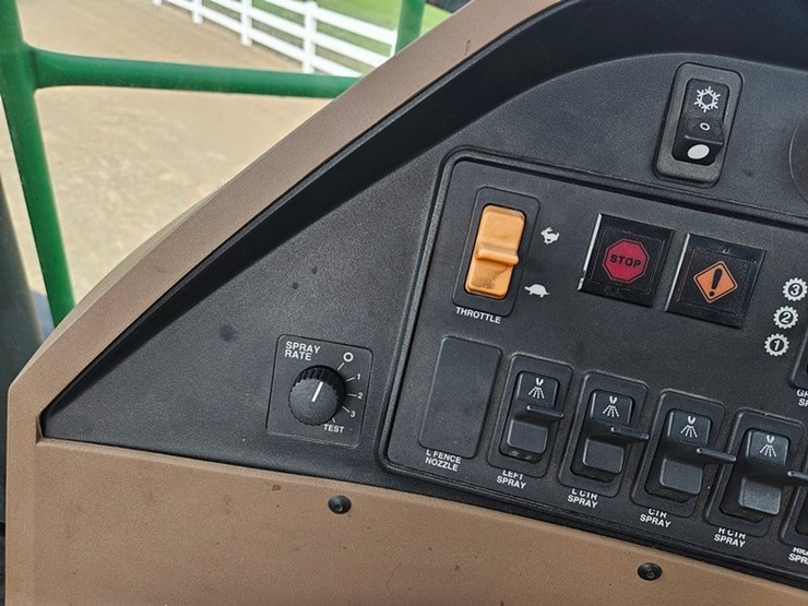 john-deere-4700-image-81