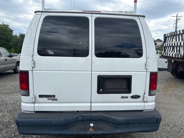 #24-•-2012-ford-van-image-5