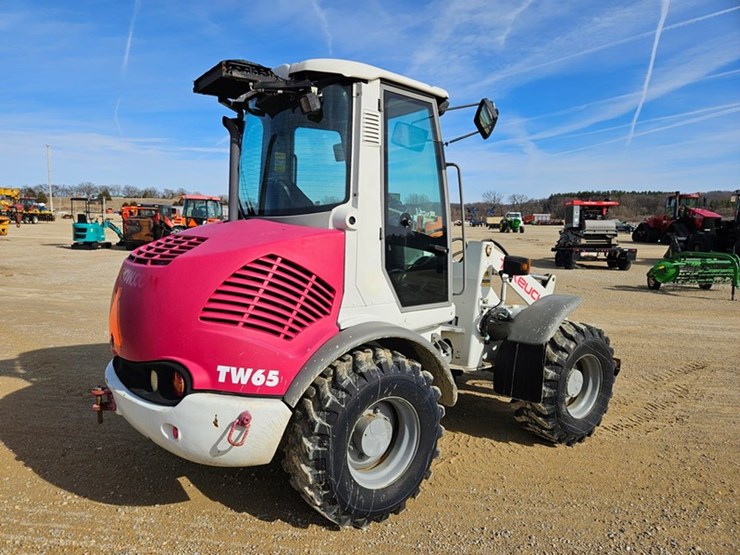 takeuchi-tw65-image-5