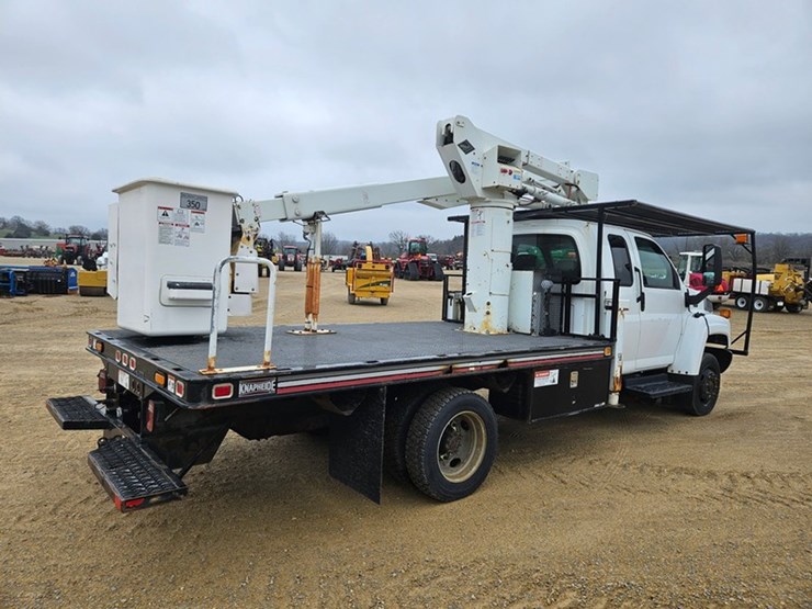 2003-gmc-5500-image-5