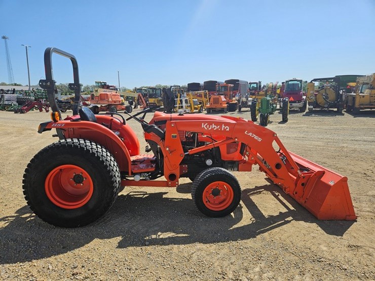 2021-kubota-l4701-image-6