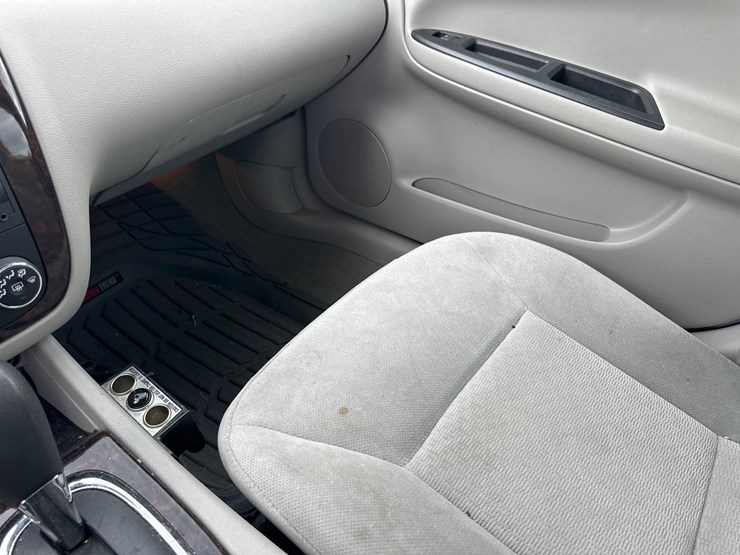 #32-•-2014-chevy-impala-image-26