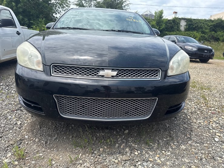 #38-•-2014-chevy-impala-image-13