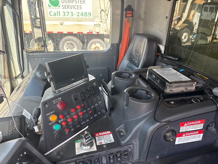 #7-•-2015-mack-heil-front-loader-image-54