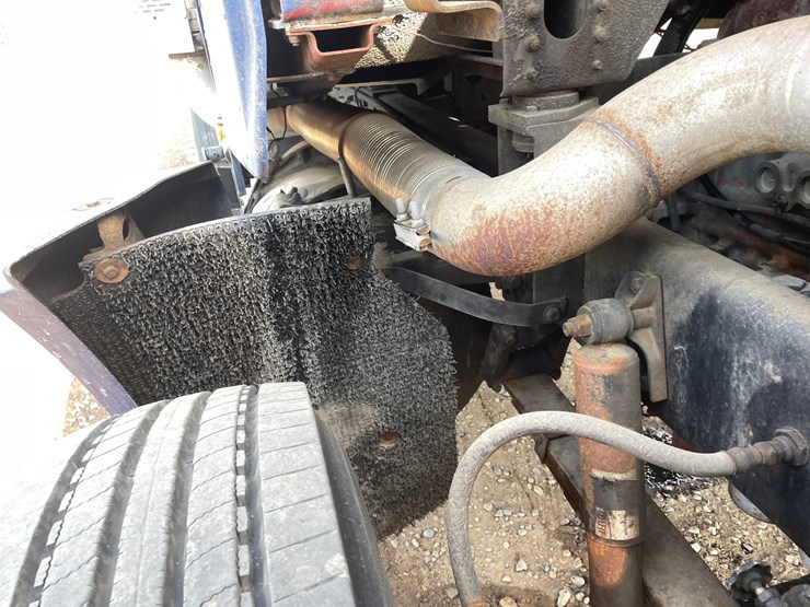 #1332-•-1990-freightliner-dump-truck-(has-mn-title)-image-28