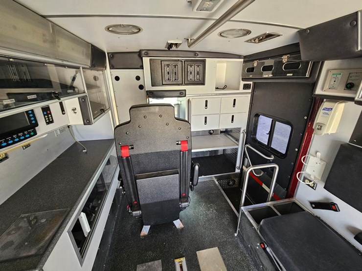 2016-ford-e450-image-47