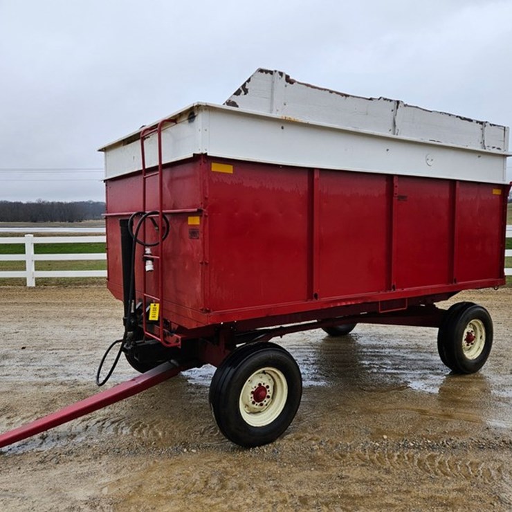 #5119 • 6'6" x 12' x 52" Steel Barge Box & Gear