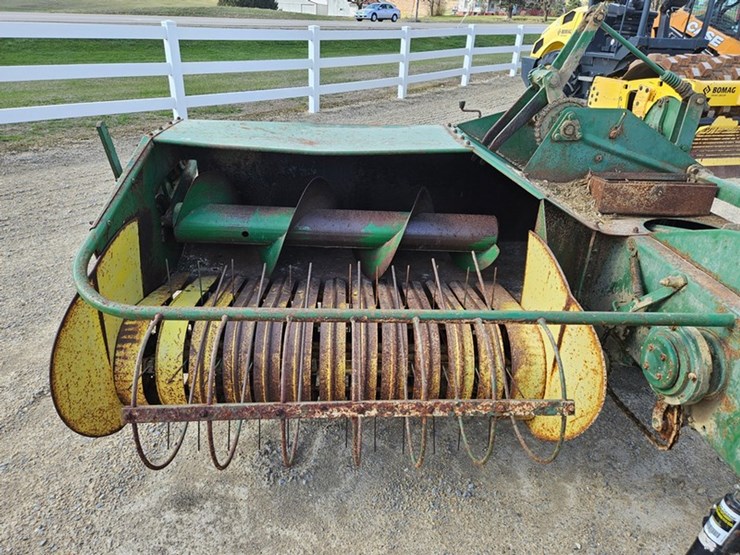 john-deere-24t-image-12