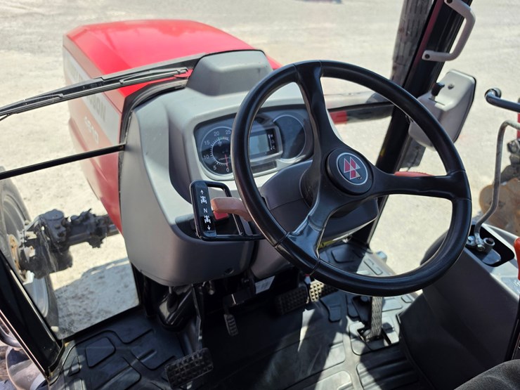 2014-massey-ferguson-4610-image-15