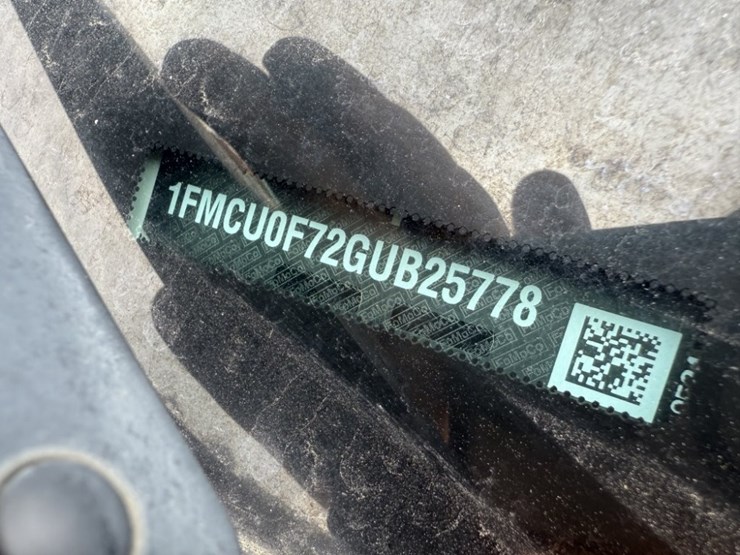 2016-ford-escape-image-9
