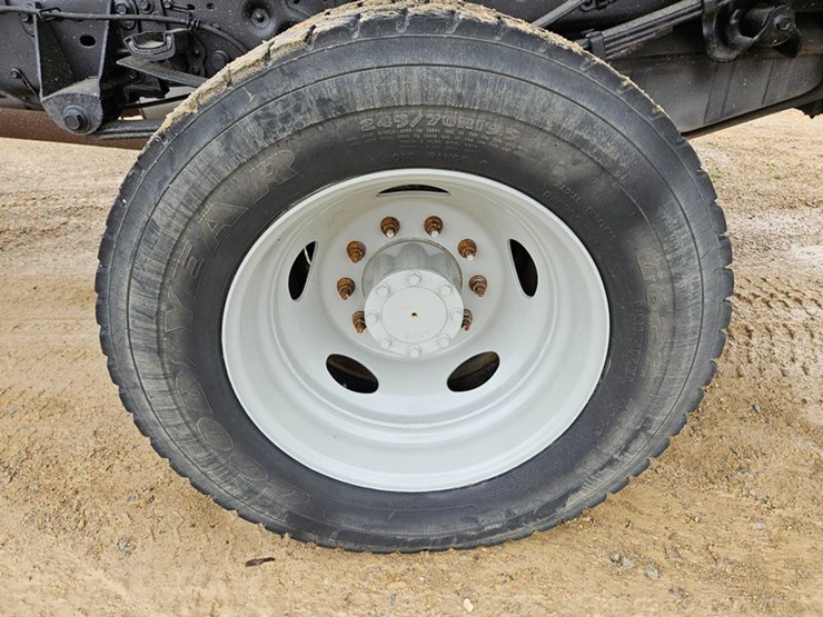 2008-ford-f550-image-26