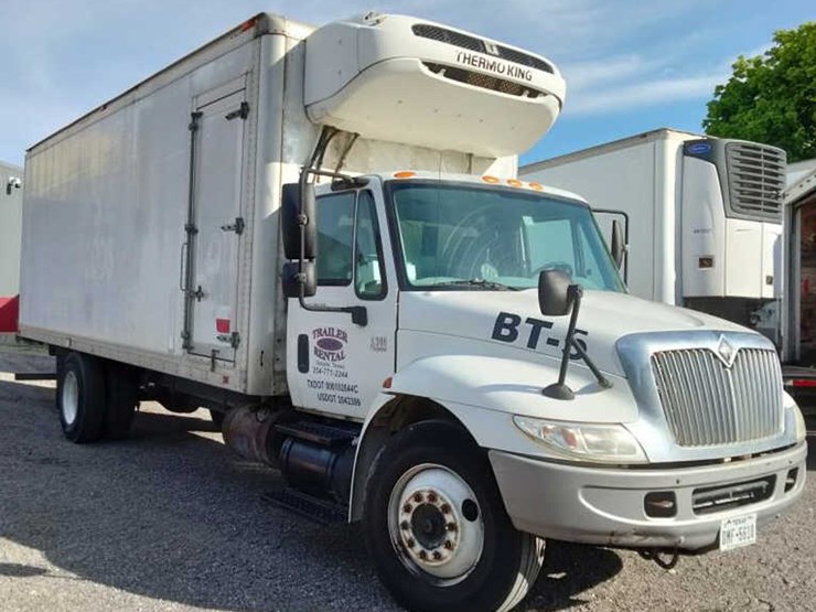 2002-international-durastar-4300-image-2