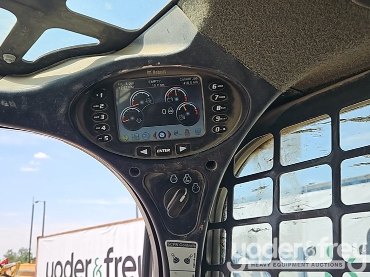 2021-bobcat-t870-image-31