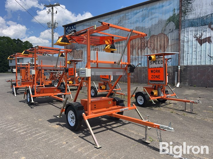 2023-wanco-traffic-control-trailered-caution-sign-image-3