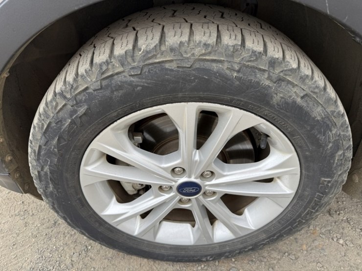 2017-ford-escape-se-image-14