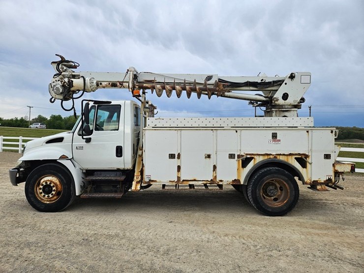 2005-international-durastar-4300-image-2