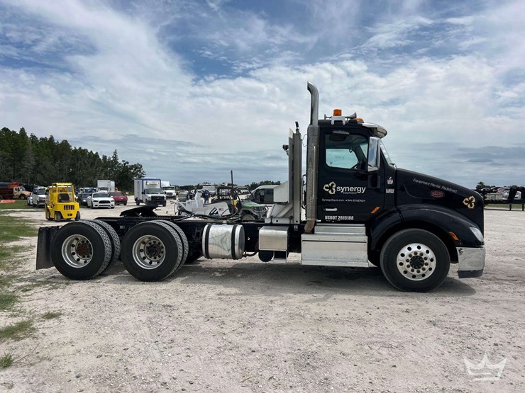 2019-peterbilt-579-image-46