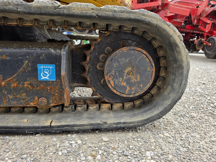 2020-deere-35g-image-12