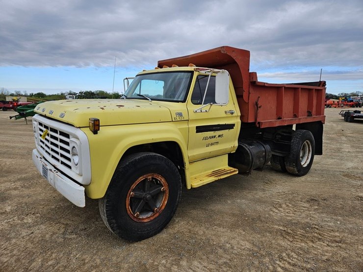 1975-ford-f750-image-1