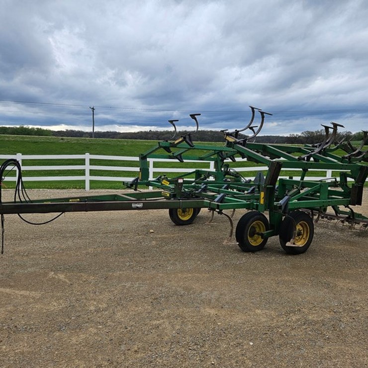 JOHN DEERE 16