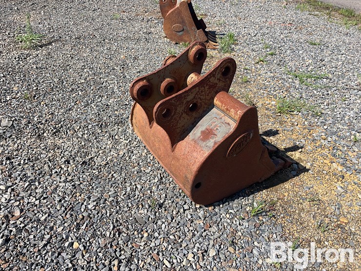geith-23"-backhoe-bucket-image-5