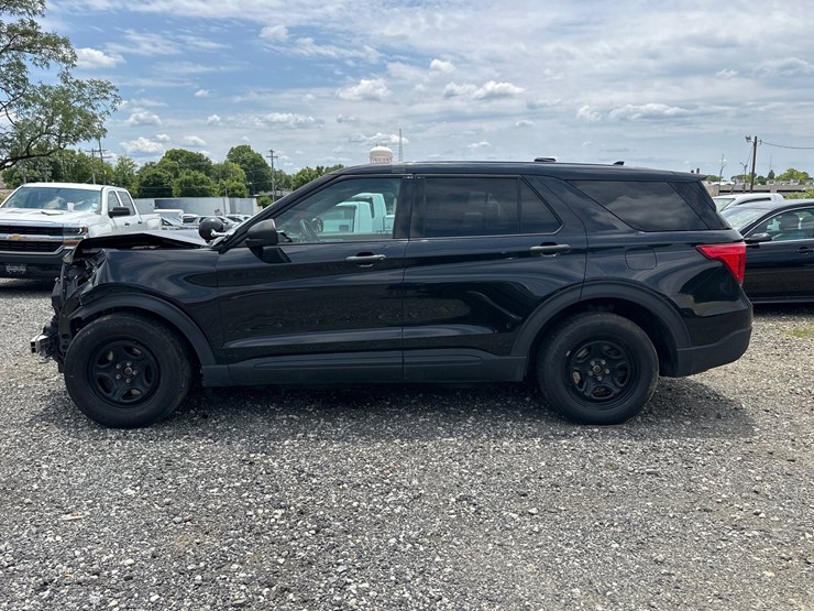 #41-•-2020-ford-interceptor-suv-image-4